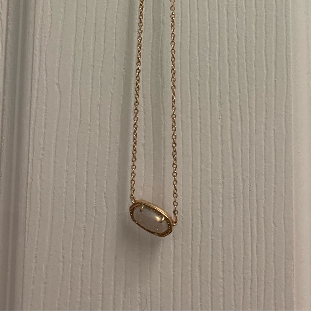 Kendra Scott necklace